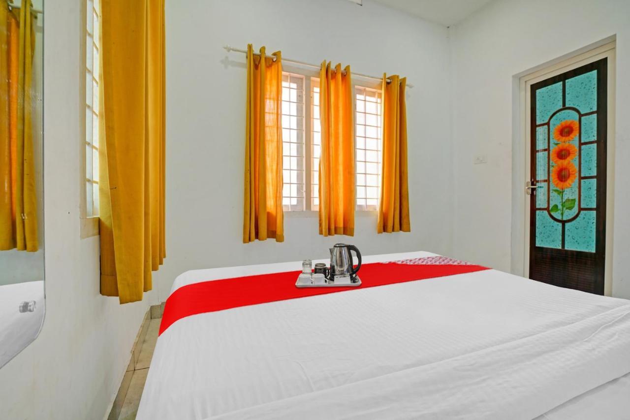 Oyo Thykoodam Sleep Inn Kochi Exterior foto